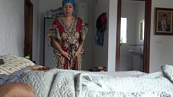 A Turkish Hotel Maid Is Surprised When A Guests Offers Her 25 Lira To Suck His Big Cock