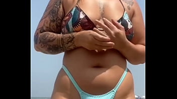 Encontrei Um Fã Na Praia E Deixei Ele Passar Bronzeador Em Mim