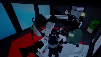 Furrita Cachonda Es Follada Por Albino En La Cama Mientras Otros Lo Graban Y Observan