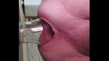 Enfiando A Garrafa No Cu - Garrafa-na-bunda, Garrafa-no-cu - Unknown - 2025 - Hot - Performance - Video 205955