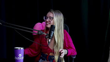 Fez Seu Aniversário No Motel Com 18 Anos Junto Da Mãe, Fizeram Uma Fila Para Te Chupar, E é Virgem - Marangoni (sheer/red)