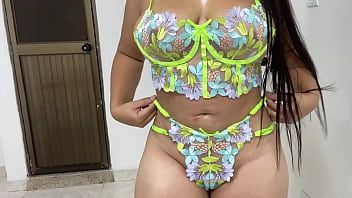 Que Rico Mueve El Culo - sexy, new, big-woman, only-women - Video 221455