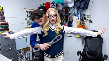 Teen Agrees To Be Pounded By The Perverted Mall Officer - Lifterx