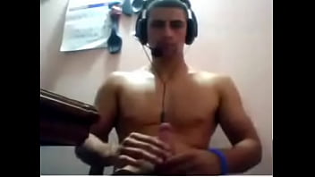 Pillado Masturbandose A Alirio Maza