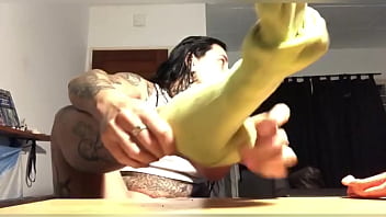 My Stinky Green Sock For You To Sniff - Thefootworld