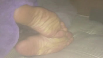 Huge Wrinkled Size 11 Female Soles