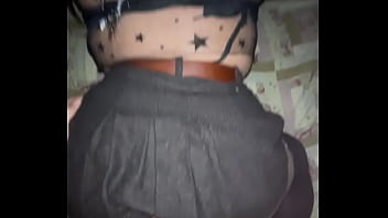 Travesti Peruvian Folla Con Un Hombre Maduro Casado Por Primera Vez. Usé La Falda De Su Mujer Y Le Pisa La Cabeza(travesti Latina Peruvian)