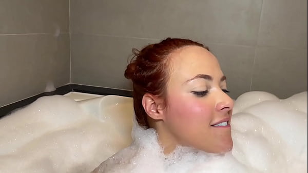 Na Hidro Com A Deliciosa Nicole Romanoff