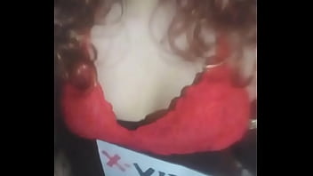 Cachondeza2 Mostrando Mi Escote