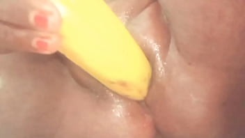 Desi Bhabhi Went To The Bathroom And Got Fucked On The Pretext Of Taking A Bath.