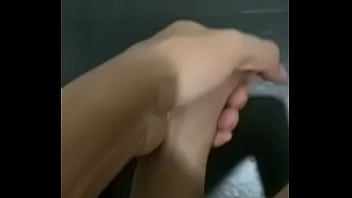 La Tengo Muy Dura Quien Me Presta La Boca Para Venirme En Ella?