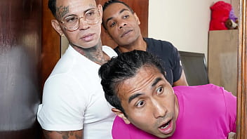 Meus Melhores Amigos Comeram Minha Madrasta, Parte 1