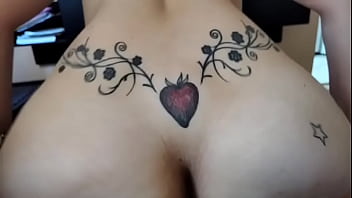 Rabão Tatuado Da Esposa Trabalhando Gostoso
