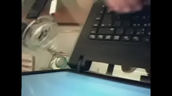 Pendejo Pajero Se Masturba Por Webcam 2