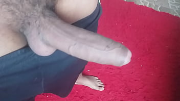 Garoto Que Fez Ejaculacao Precose Mostra Pau En Uma Sala De Quarto Com Bastante Gozo