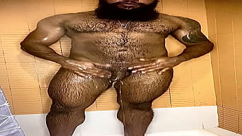 Peludo Musculoso No Banho - Completo No Red