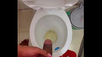 Katellyn Delatuxe Mijando Após Dar Aquela Gozada