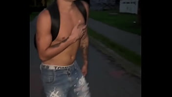 Novinho Sedendo Por Rola Acha Um Dotado De 23cm No Mato E Leva Para Casa E Tudo Acontece