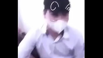 Mèo con ko muốn đi học