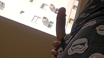 Punhetinha Rápida Na Sacada Pra Quem Quiser Ver