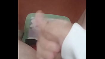 Gozando No Banheiro - cumshot, homemade, solo - Video 194817