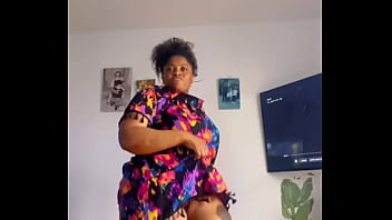 Afro Getty Lifts Her Dress While Dancing