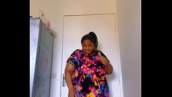 Afro Getty Sexy Thighs Reveal