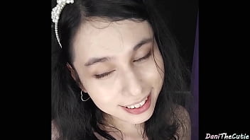 Danithecutie Is Anal Dildo Fucked While Doing Splits With Torn Yoga Pants