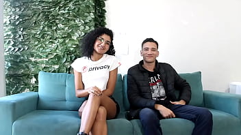 Participação De Um Bombeiro No Teste Do Sofa