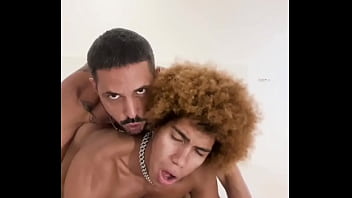 Nos Abrimos La Cola Mutuamente