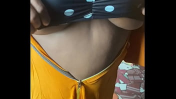 Qui Vient M_aider à Masser Ma Grosse Poitrine