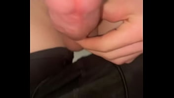 No Banheiro Do Shopping - penis, gostosa, punheta - Video 200094