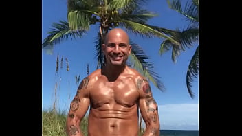Maxxx Loadz - Pornstar, Tattoo, Beach, Flexing, Lifeguard, Back-muscles - Pornstar - 2025 - Amazing - Show - Video 173643