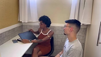 Fudendo Com A Recepcionista Da Academia