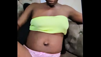 Niaja Babe Showing Off What She Gat