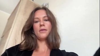 Cute Milf Cassiemua Playing With Her Pussy