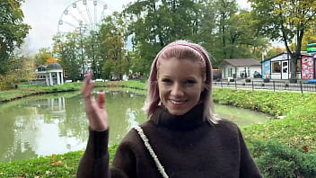 Exclusive Pissing On A Ferris Wheel!!!