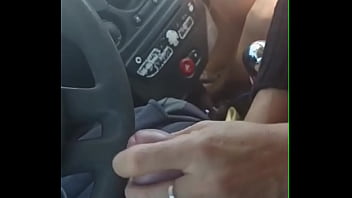 Latina Milf En La Vía Pública Con Mi Suegra Me Dijo Yevarme De Compras Y Terminamos Follando En El Coche