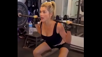 Coroa Famosa Gostosa Em Forma