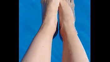 _que Tienen Tus Pies Que Me Gustan Tanto? #piesbonitos#footfetİsh #footfetısh#felizdomingo#uñasblanca...?da...