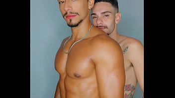 Brincadeira Entre Amigos Acaba Em Sexo