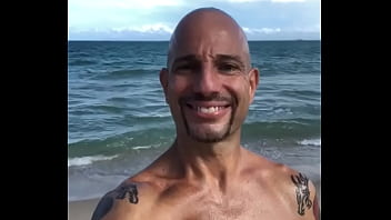 The Happy Pornstar Maxxx Loadz - pornstar, tan, beach, fit, muscles, happy, ocean, smiling, beach-body - Video 186147