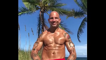 Lifeguard Pornstar - pornstar, tan, beach, body, muscles, italian, ripped, hardbody, flexing, abs, beach-body - Video 173310