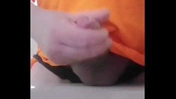 Sonntag Morgen Im Betrieb. Mit Hilfe Eurer Pic' Und Vid' Mir Im Aufenthaltsraum Schön Auf Dem Tisch Der Chefs Meinen Schwanz Gewichst. Danke Euch