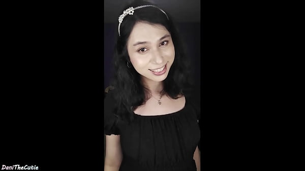 Danithecutie Shows Off Her Stunning Body And Squirts For You At The End