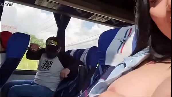 Garota Se Masturbando Em Público No _nibus