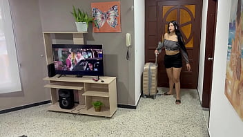 Mi Hermanastra Llega Muy Caliente Luego De Su Campamento De Verano. H,l.