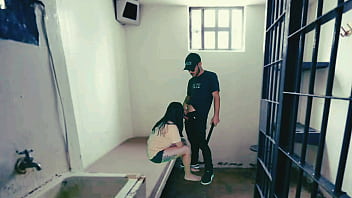 Pol_cia Real Fodendo Com Prisioneira E V_deo Vaza. Eles Demitem Ele