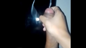 Novinho Gozando Litros De Esperma