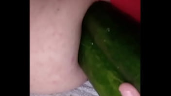 Hetero E Calcinha: Diversão Com Pepinos